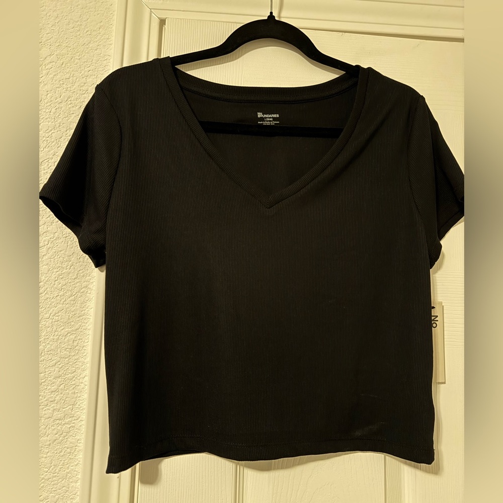 3/15 No Boundaries Black V-Neck Short Sleeve Tee